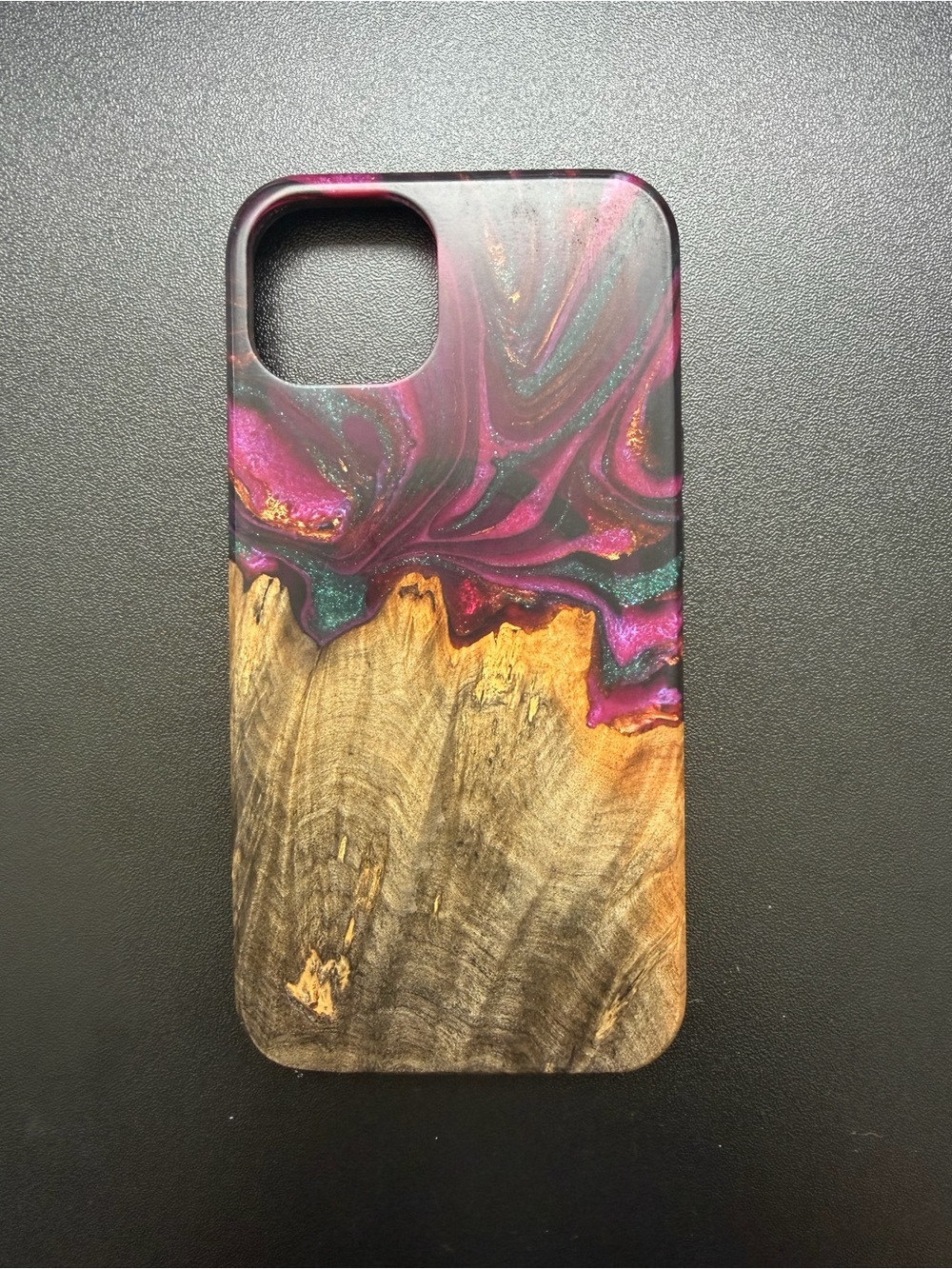NWOT Carved Traveler iPhone 13/14 Live Edge Phone Cases Real Wood Resin MagSafe